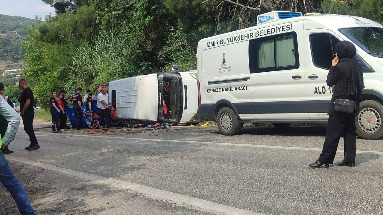 İzmir Kiraz'da tarım işçisi minibüsü devrildi: 1 ölü, 11 yaralı