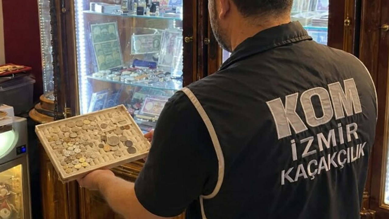 İzmir Konak'ta 672 sikke ele geçirildi: 1 gözaltı