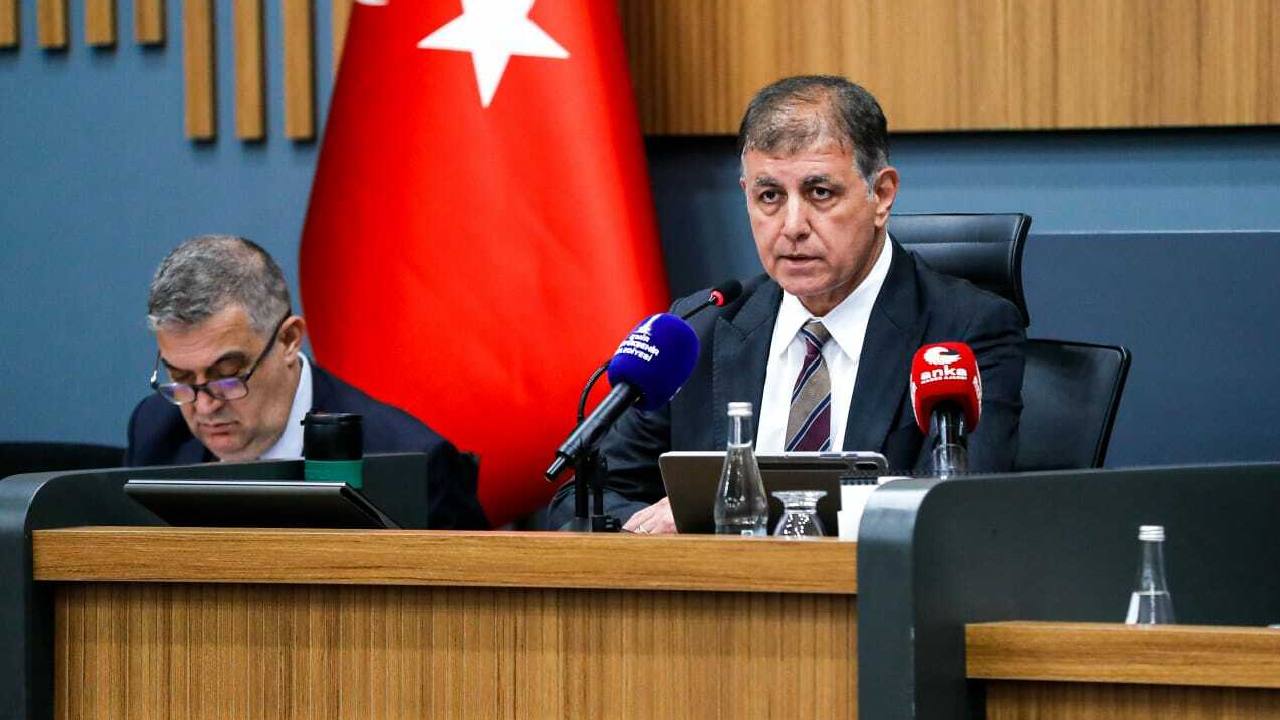 İzmir Meclisi'nde Rahmi Koç'un Kürt Kadın Fıkrası Tartışması