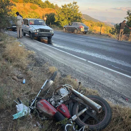 İzmir Ödemiş'te feci kaza: Yol kenarında bekleyen motosiklet sürücüsü hayatını kaybetti