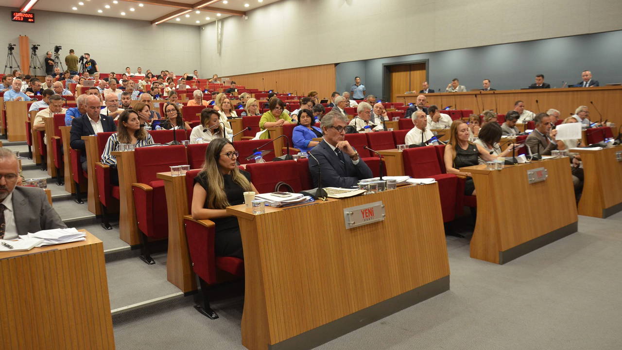İzmir Otogarı'nın Yönetimi Belediye Şirketlerine Geçti