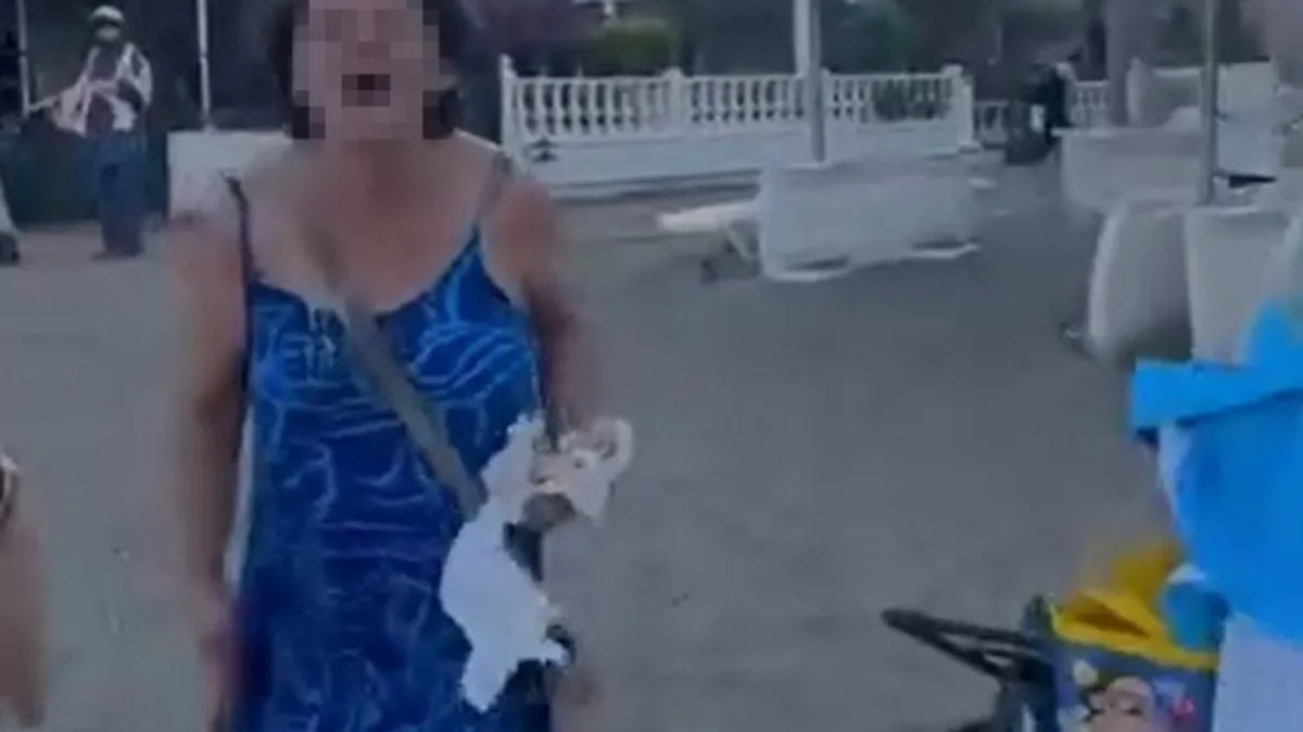 İzmir'de plajda skandal: Başörtülü anneye sözlü saldırı