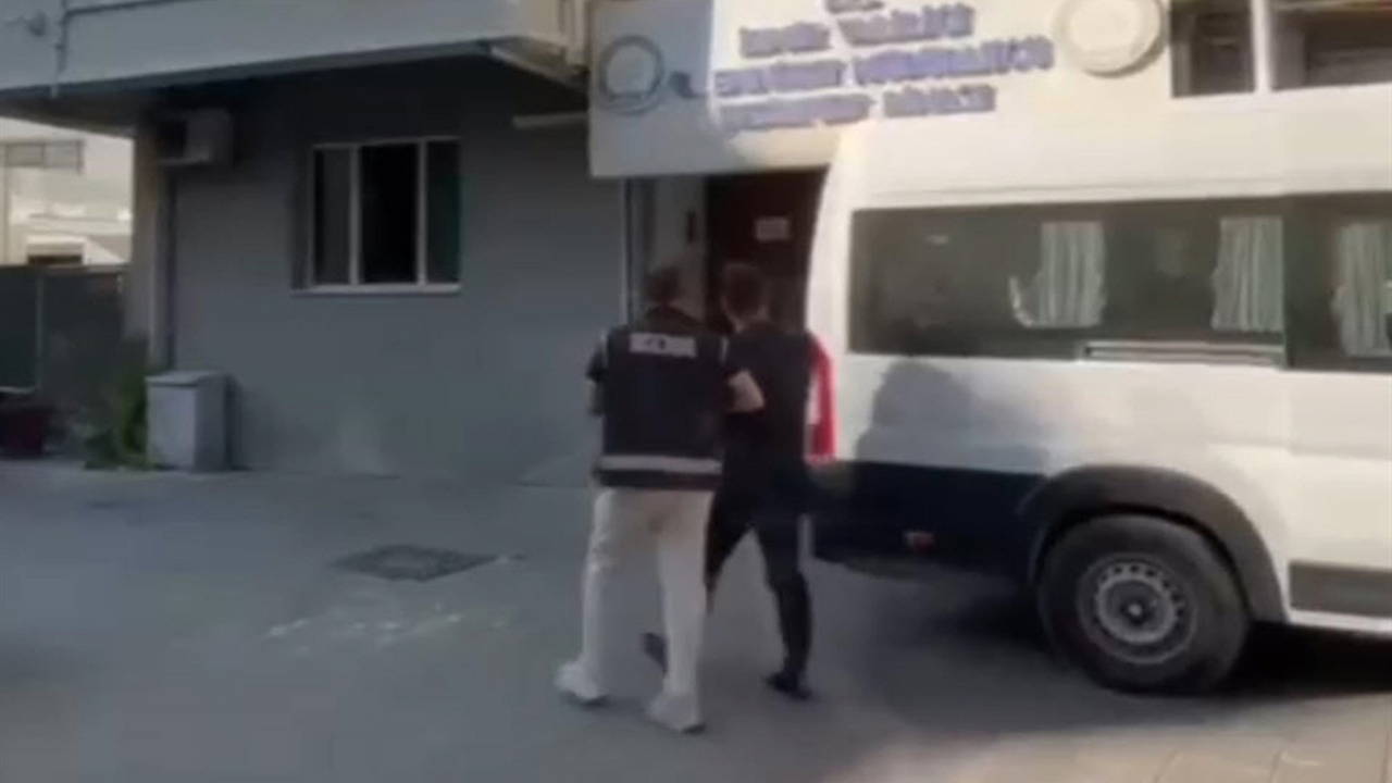 İzmir'de Tefeci Operasyonu: 7 Tutuklama