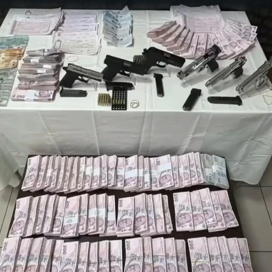 İzmir'de Tefeci Operasyonu: 7 Tutuklama