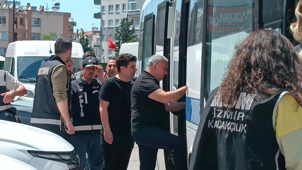 İzmir'de yolsuzluk operasyonu: Gizli tanık CHP'li başkanları anlattı