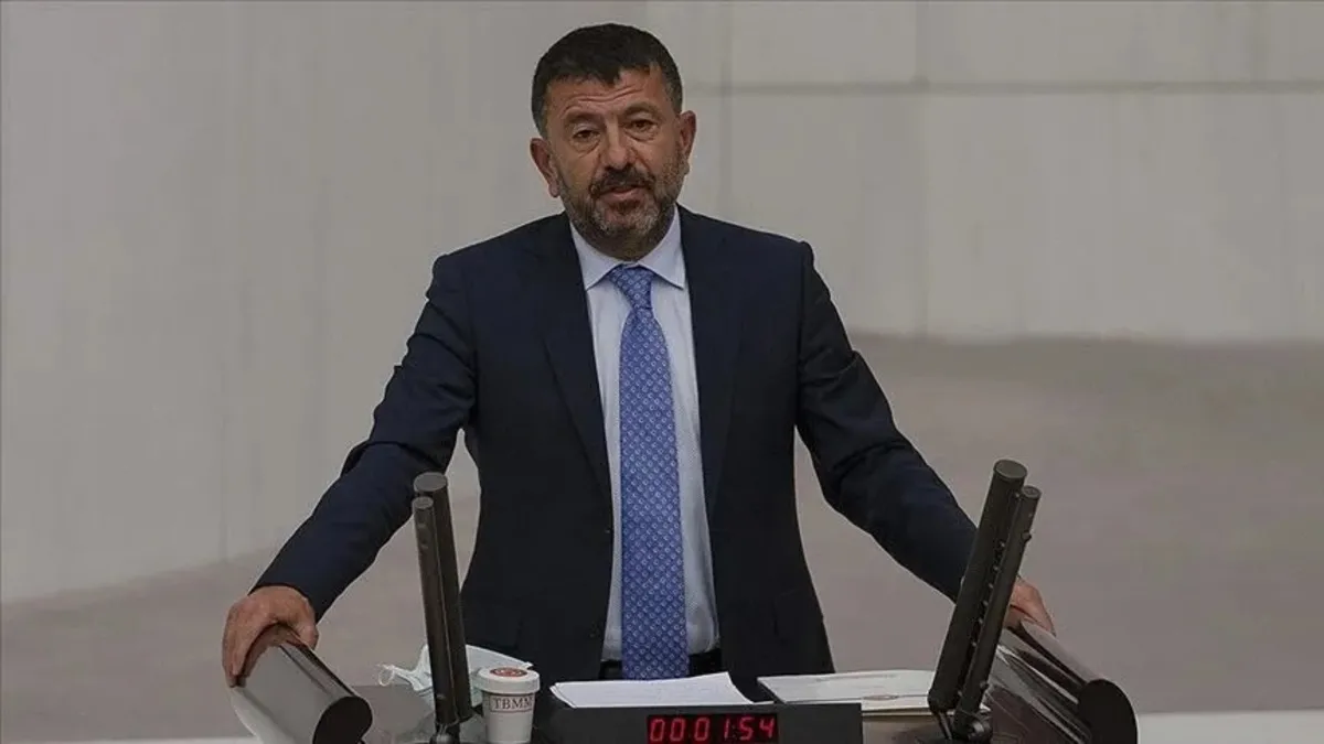 İzmir'deki yolsuzluk soruşturmasında Veli Ağbaba'nın ağabeyi Hür Ağbaba gözaltına alındı