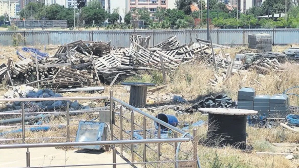 İzmir'de 200 Milyonluk Flamingo Parkı Projesi Çürümeye Terk Edildi