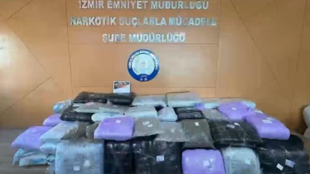 İzmir'de 371 Kilo Uyuşturucu Operasyonu: 2 Gözaltı