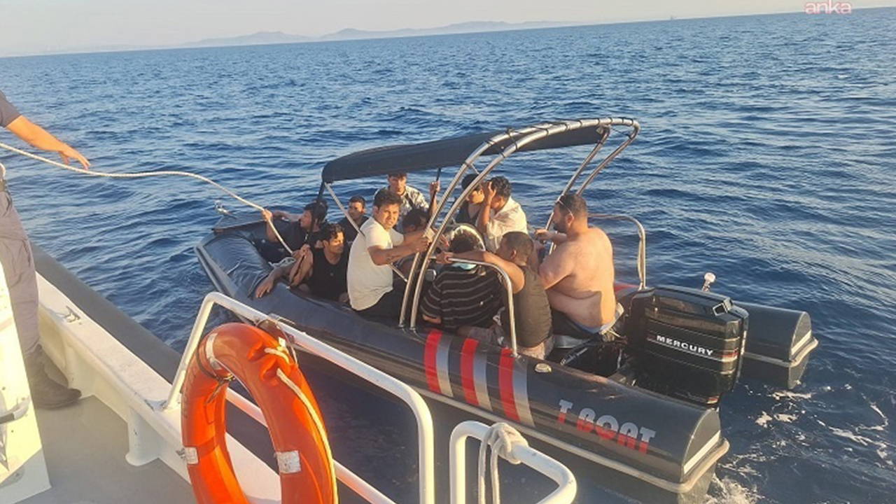 İzmir'de Göçmen Kaçakçılığı Operasyonu: 51 Düzensiz Göçmen Yakalandı