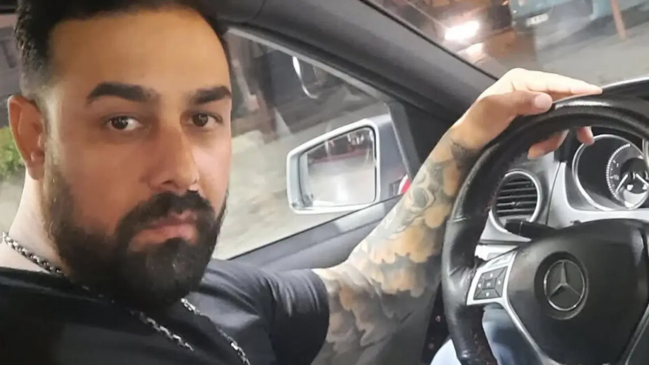 İzmir'de husumet cinayeti: Otomobilde bıçaklanarak öldürüldü