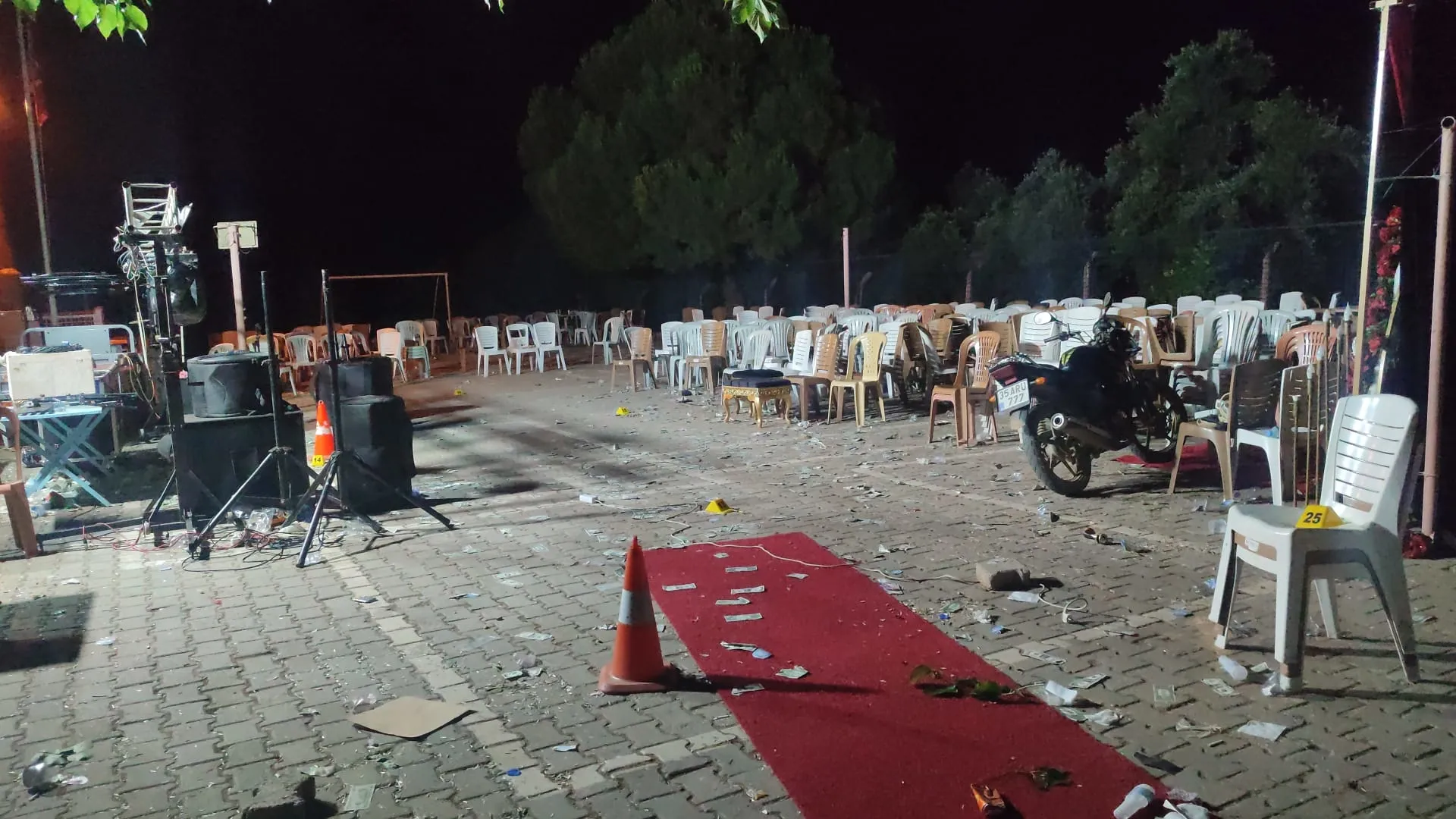 İzmir'de kına gecesinde pompalı tüfekli saldırı: 14 yaşındaki Ayaz öldü, 4 yaralı