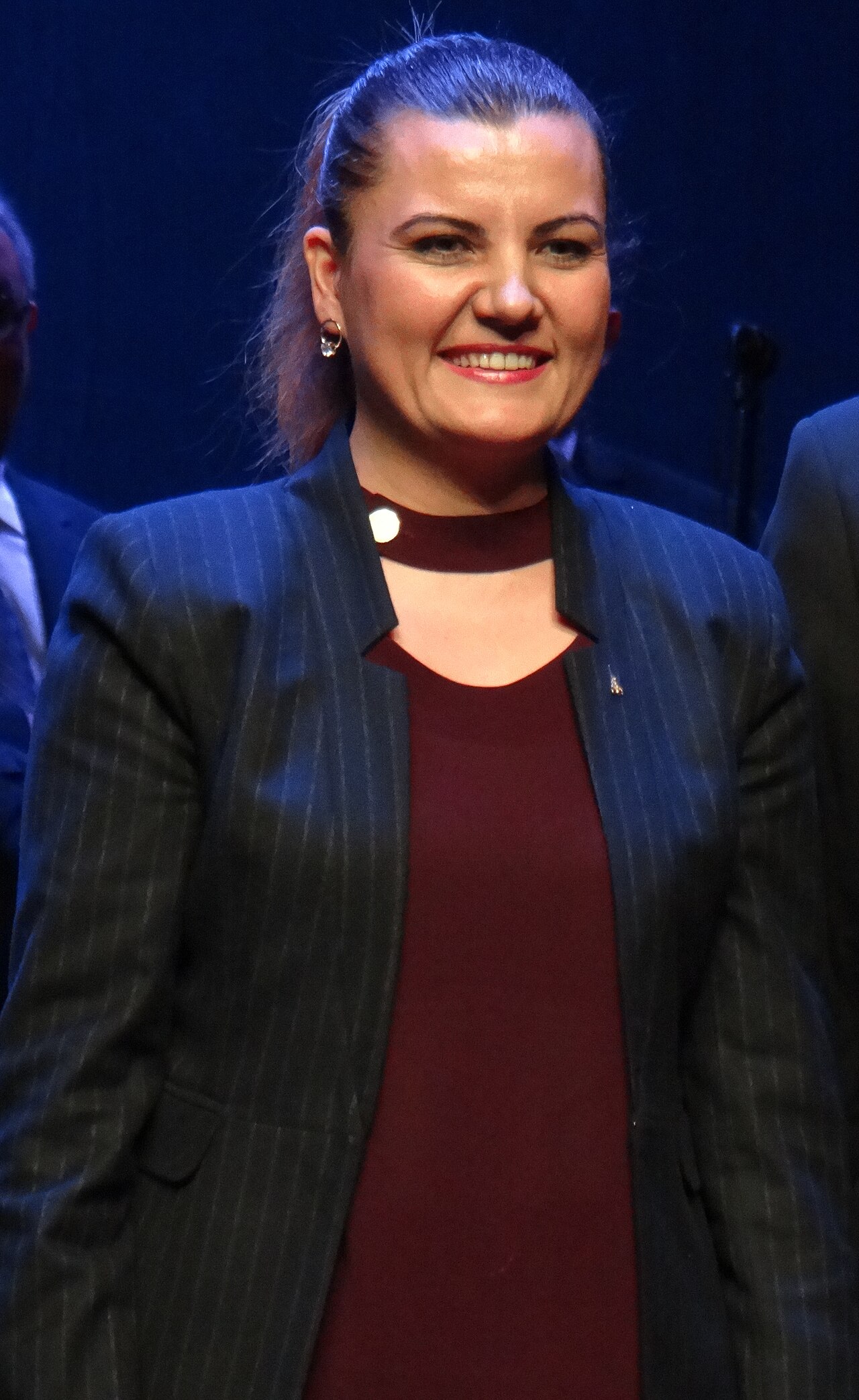 İzmit Belediye Başkanı Fatma Kaplan Hürriyet Görevden Uzaklaştırıldı