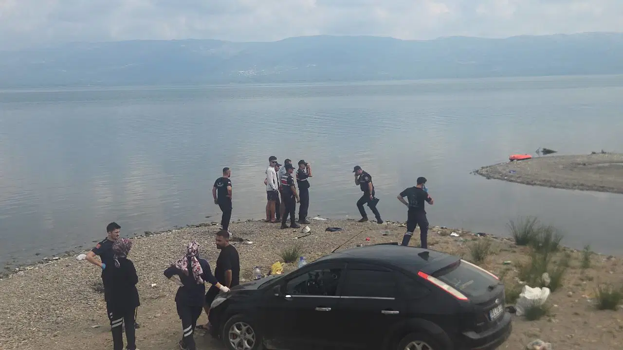 İznik Gölü’nde iki kişi kayboldu: Arama çalışmaları sürüyor
