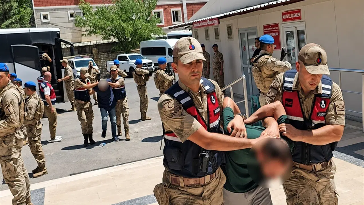 Jandarma Kılığında Altın Gaspı: 9 Şüpheli Adliyede