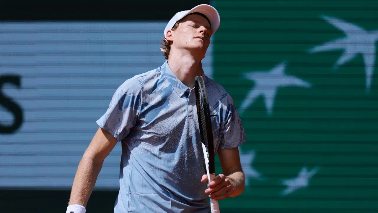 Jannik Sinner, Roland Garros'a İkinci Turda Veda Etti