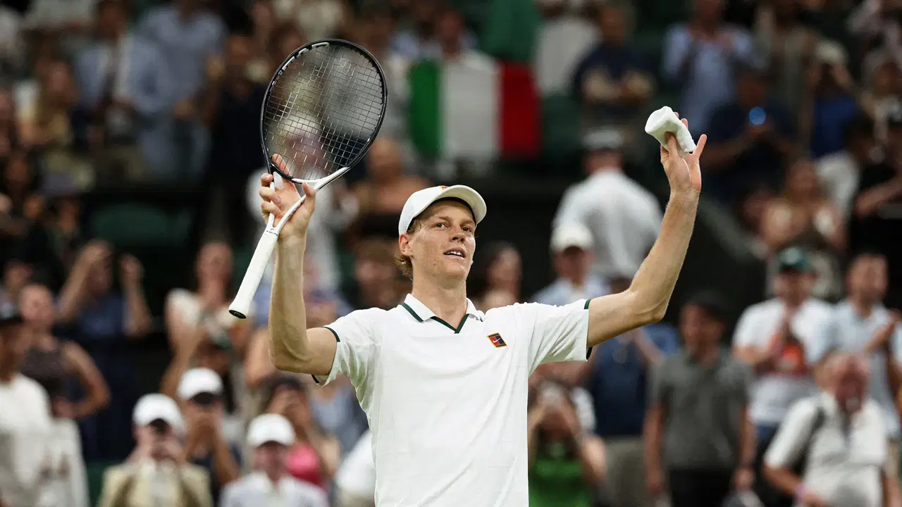 Jannik Sinner, Wimbledon Çeyrek Finalinde: Rakibini Sürklase Etti