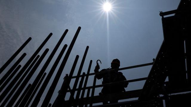 Japonya'da aşırı sıcaklar çalışma saatlerini kısalttı