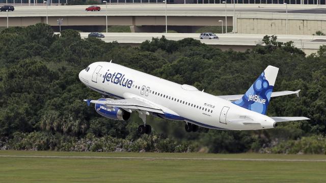 JetBlue uçağı JFK'ya inerken drone ile çarpıştı