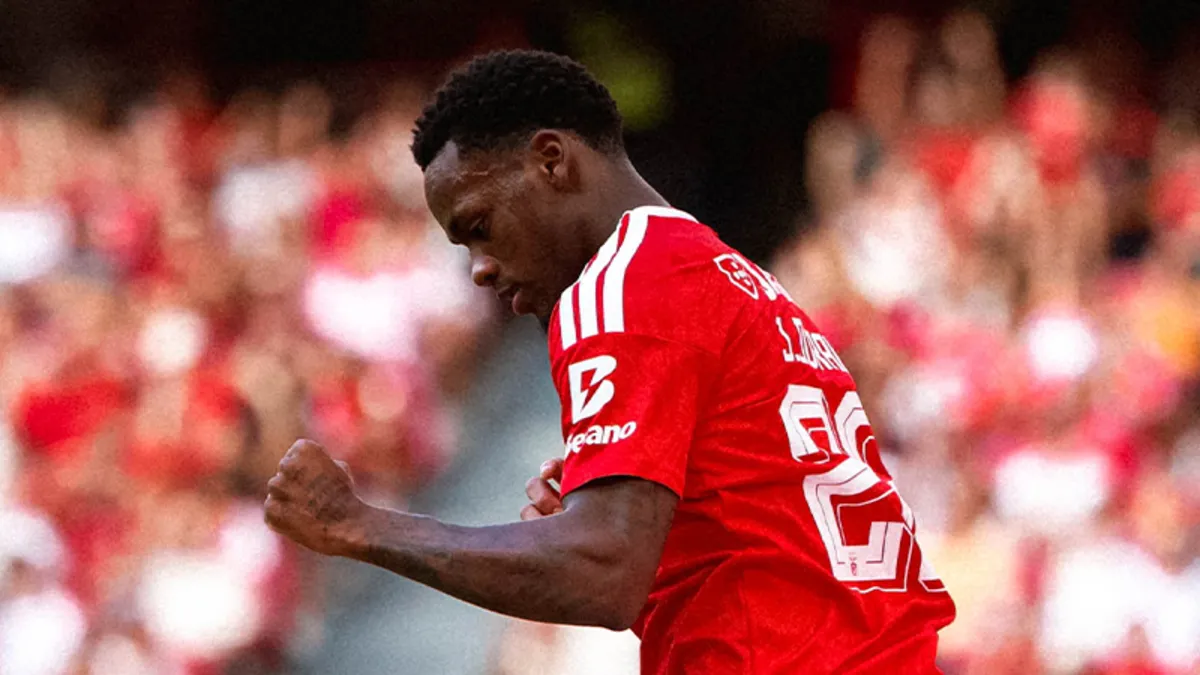 Jhon Duran Benfica'da fırtına gibi esti: 2 dakikada iki gol