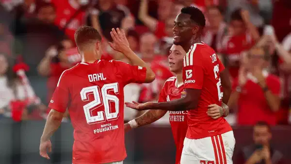 Jhon Duran yıldızlaştı: Benfica evinde farklı kazandı