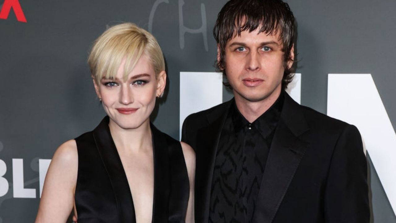 Julia Garner ve Mark Foster 6 Yıllık Evliliği Noktaladı