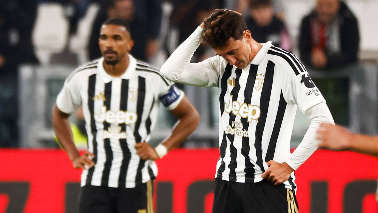 Juventus evinde Lazio'ya 3-0 yenildi
