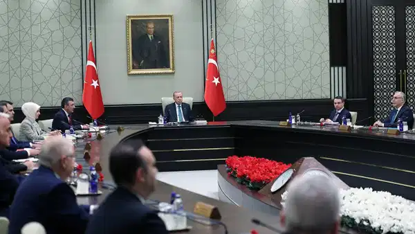 Kulis: Kabine değişikliği yakın, iki bakan görevden alınacak