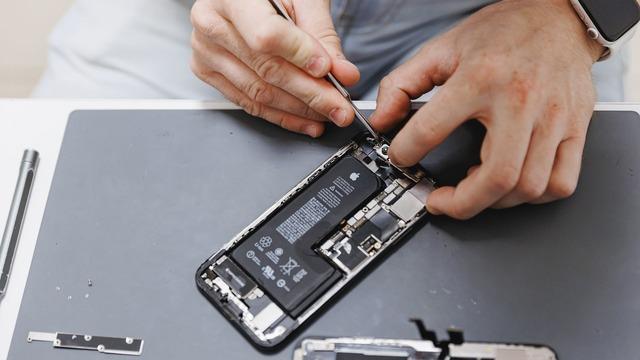 Kadıköy'de iPhone Tamiri: 2026 Rehberi - Ekran, Batarya, Face ID
