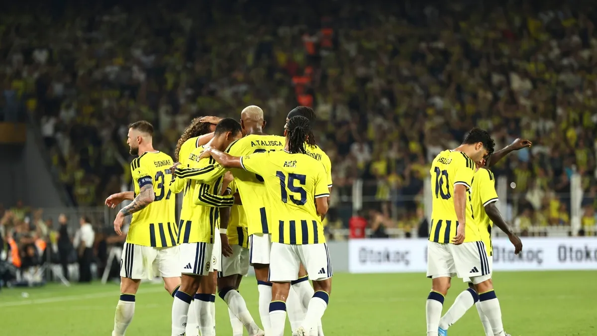 Kadıköy'de Sturm Graz'a Geçit Yok: Fenerbahçe 2-0