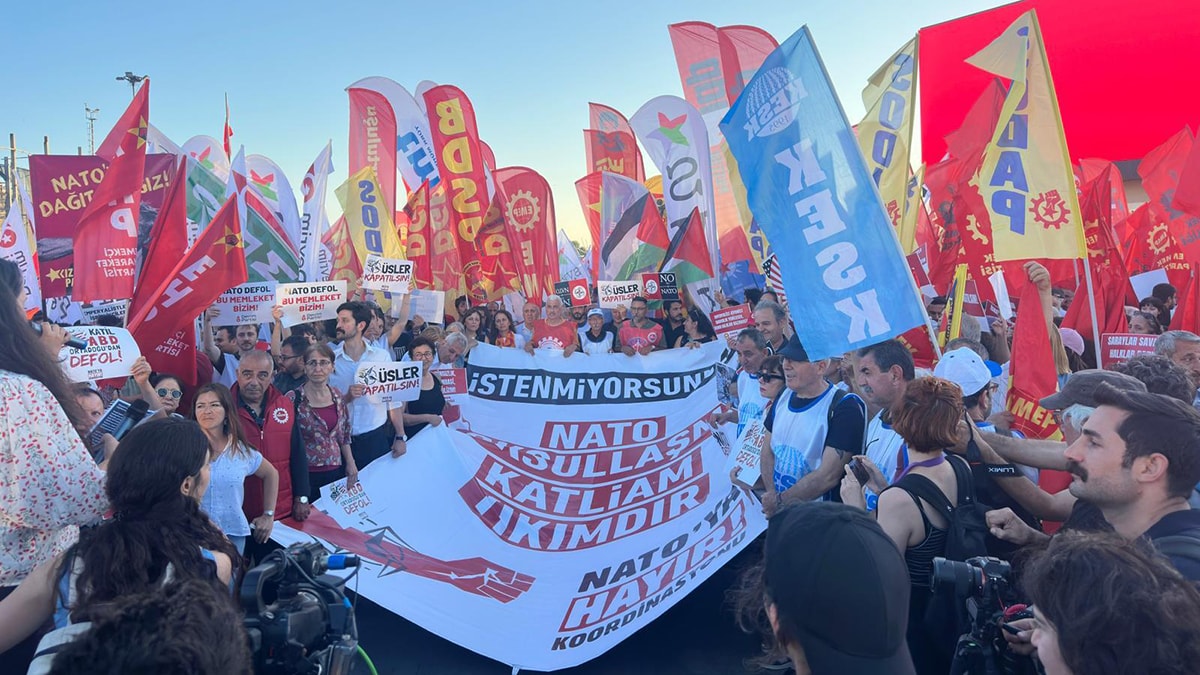 Kadıköy'de NATO Karşıtı Büyük Protesto: Binler Sokaktaydı