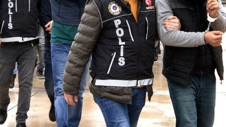 Kadıköy'de Onur Yürüyüşü'ne Polis Müdahalesi: 47 Gözaltı