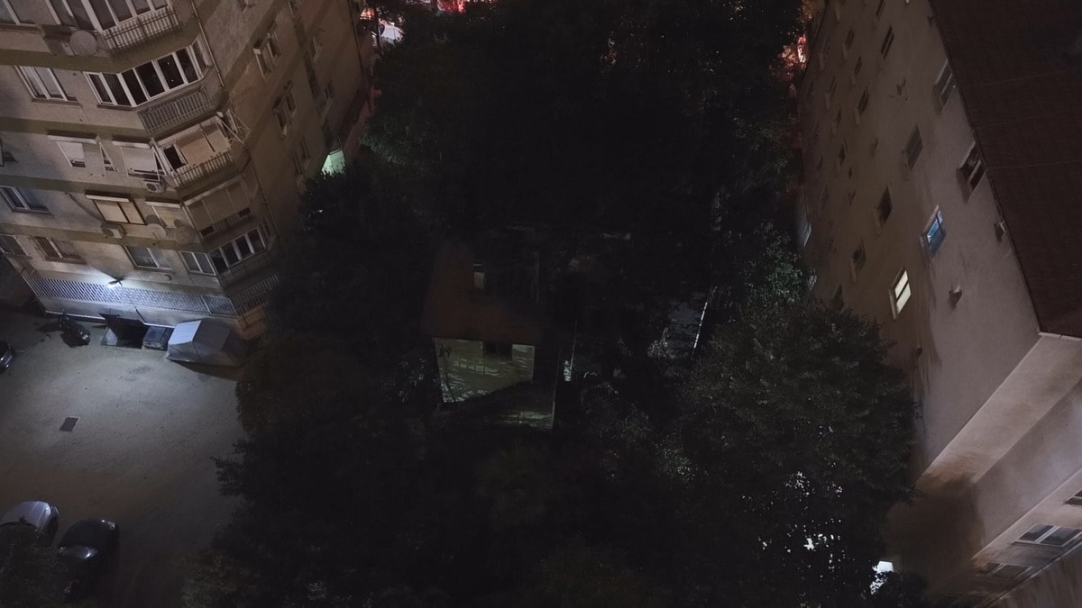 Kadıköy'de Tarihi Ahşap Köşk Yangında Kullanılamaz Hale Geldi