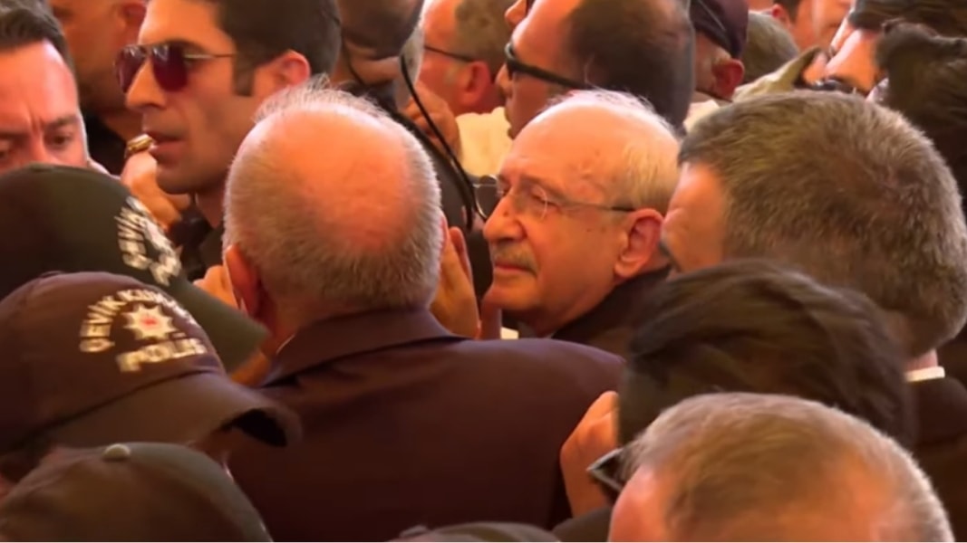 Kadir İnanır cenazesinde Kılıçdaroğlu'na polis müdahalesi tepki çekti