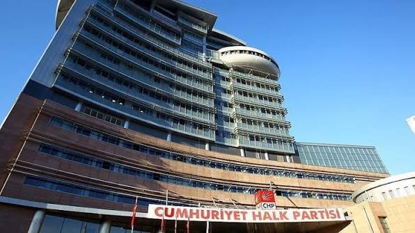 Kadirli'de CHP'li belediye meclis üyeleri toplu istifa etti