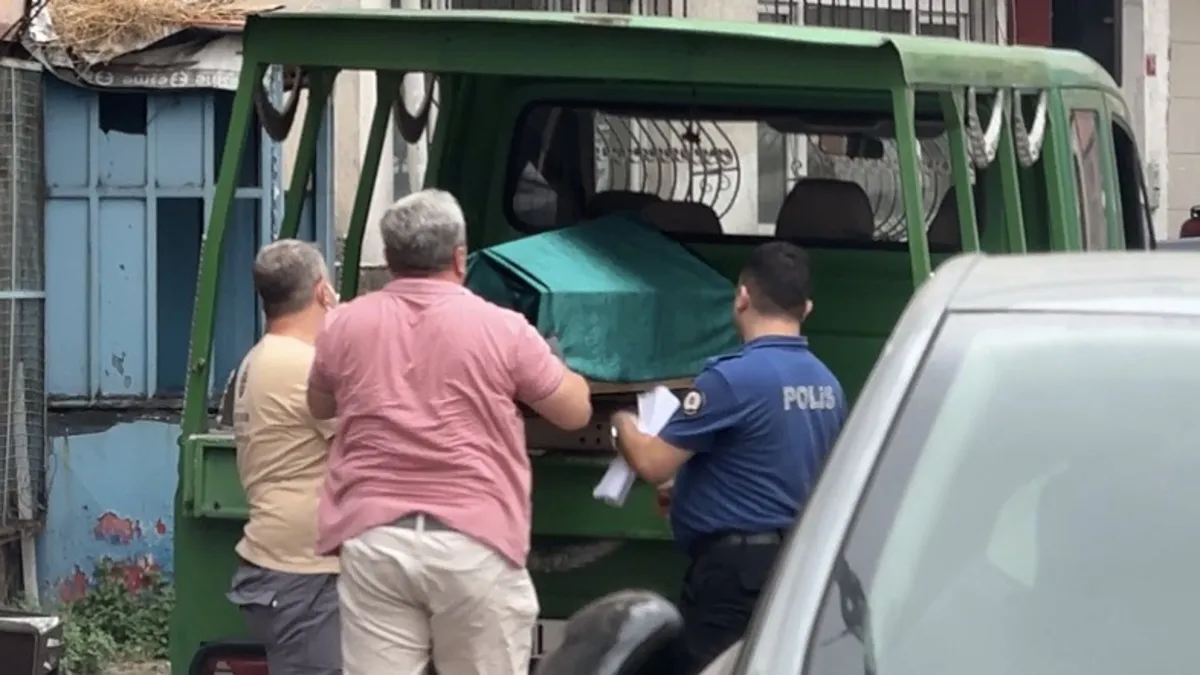 Kağıthane'de Şüpheli Ölüm: Adli Tıp Detaylı İnceleme Başlattı