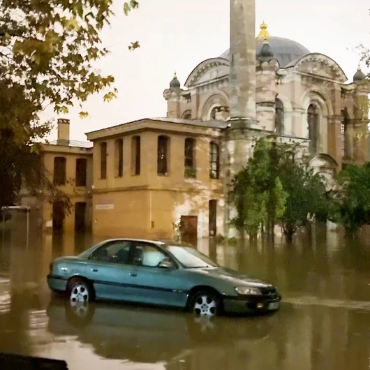 Kağıthane'de Tarihi Sadabad Cami Sular Altında Kaldı