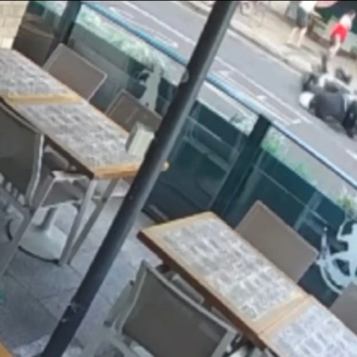 Kahraman Türk Londra'da küçük kızı motosiklet kazasından kurtardı