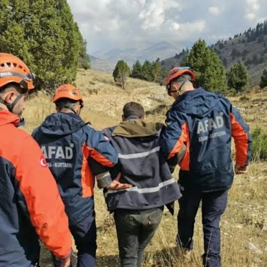 Kahramanmaraş'ta Mahsur Kalan Çoban Kurtarıldı
