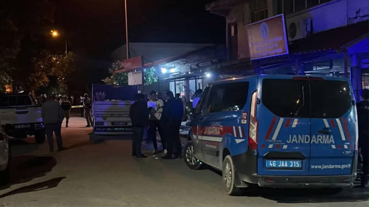 Akrabalarının kavgasını ayırırken kuzeni tarafından vuruldu: Polis memuru şehit oldu