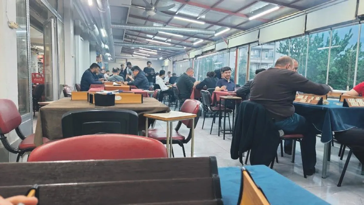 Kahvehanede takılmak boşanma sebebi sayıldı