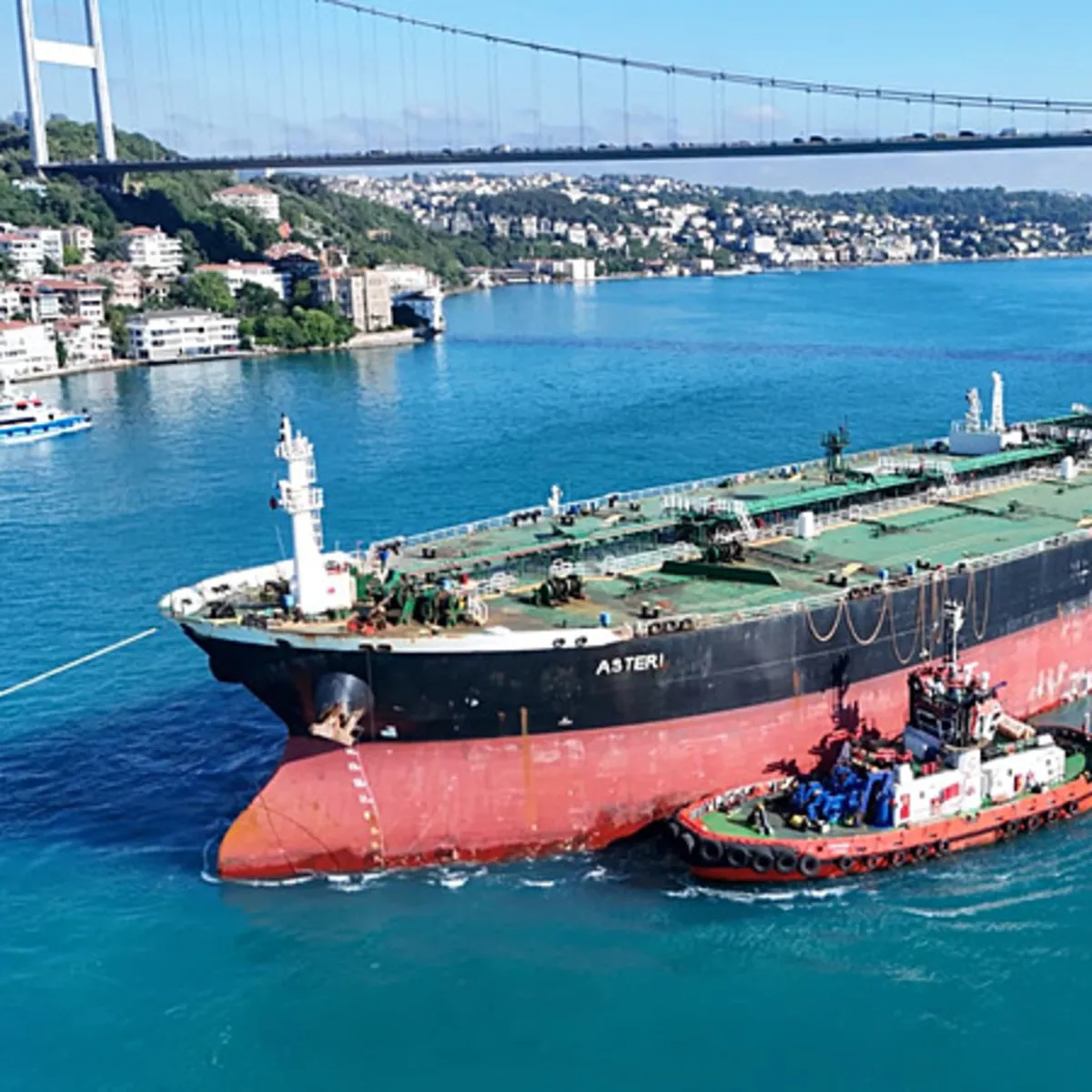 Kamerun Bayraklı Tanker İstanbul Boğazı'ndan Geçiriliyor