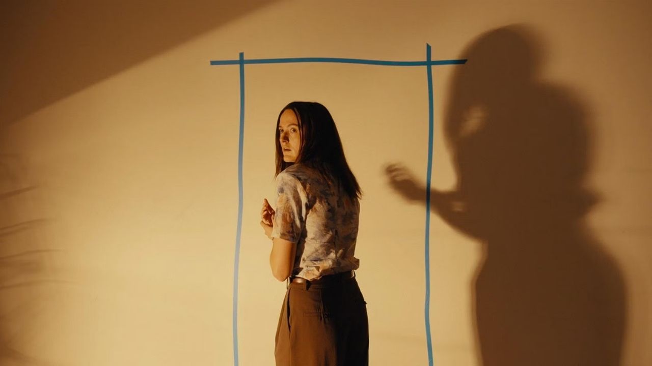 Kane Parsons'ın Korku-Gerilim Filmi Arka Odalar Vizyonunda