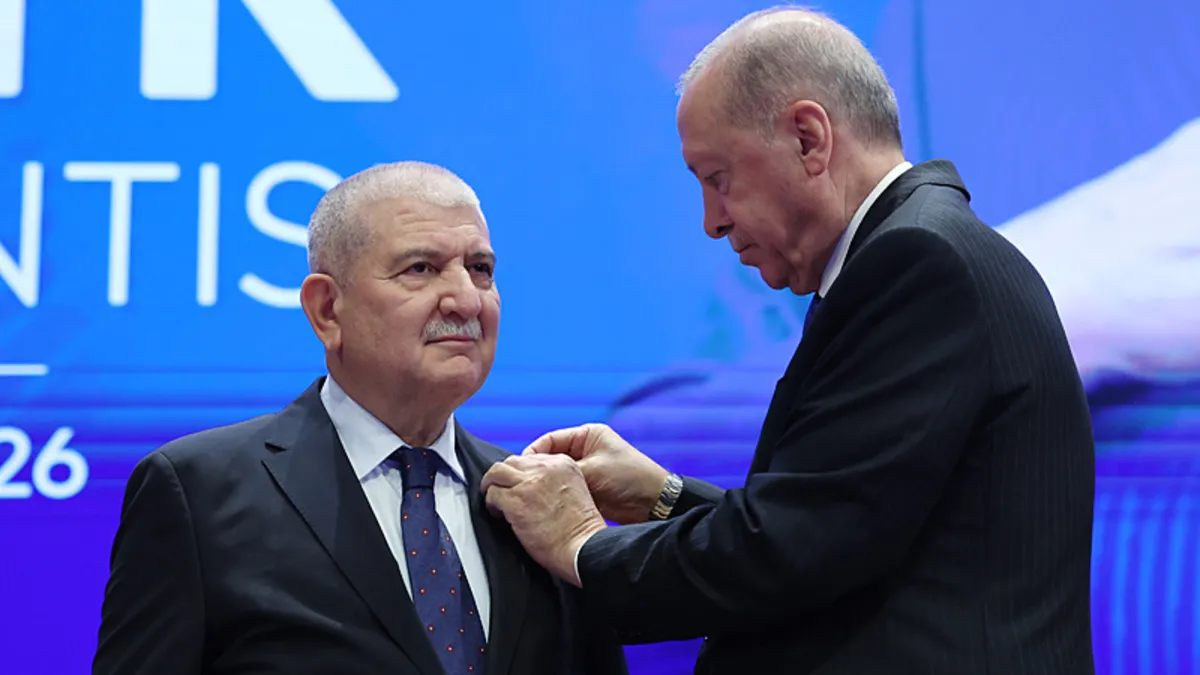 Kani Torun AK Parti'ye katıldı: MKYK'da rozet takıldı