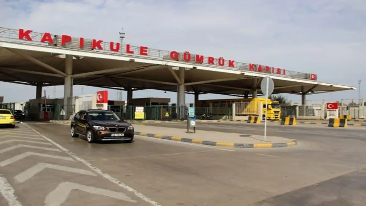 Kapıkule'de canlı hayvan kaçakçılığına darbe! 472 bin liralık yavru köpekler ele geçirildi
