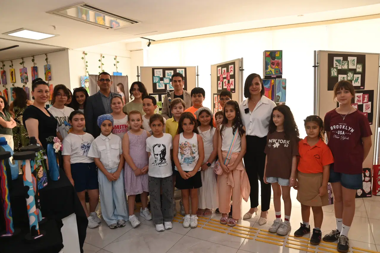 Karabağlar'da Sanatın Renkleri ve Ezgileri Aynı Günde Buluştu