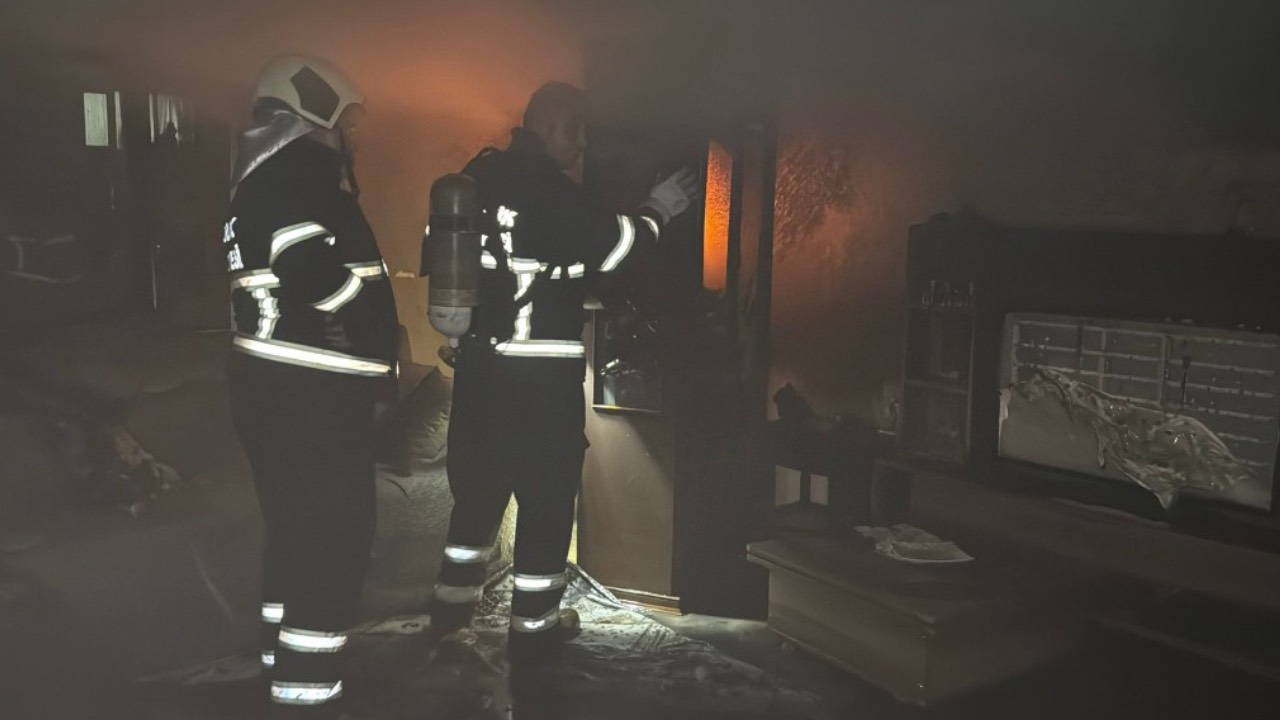 Karabük'te Apartman Yangını: 2 Kişi Dumandan Etkilendi