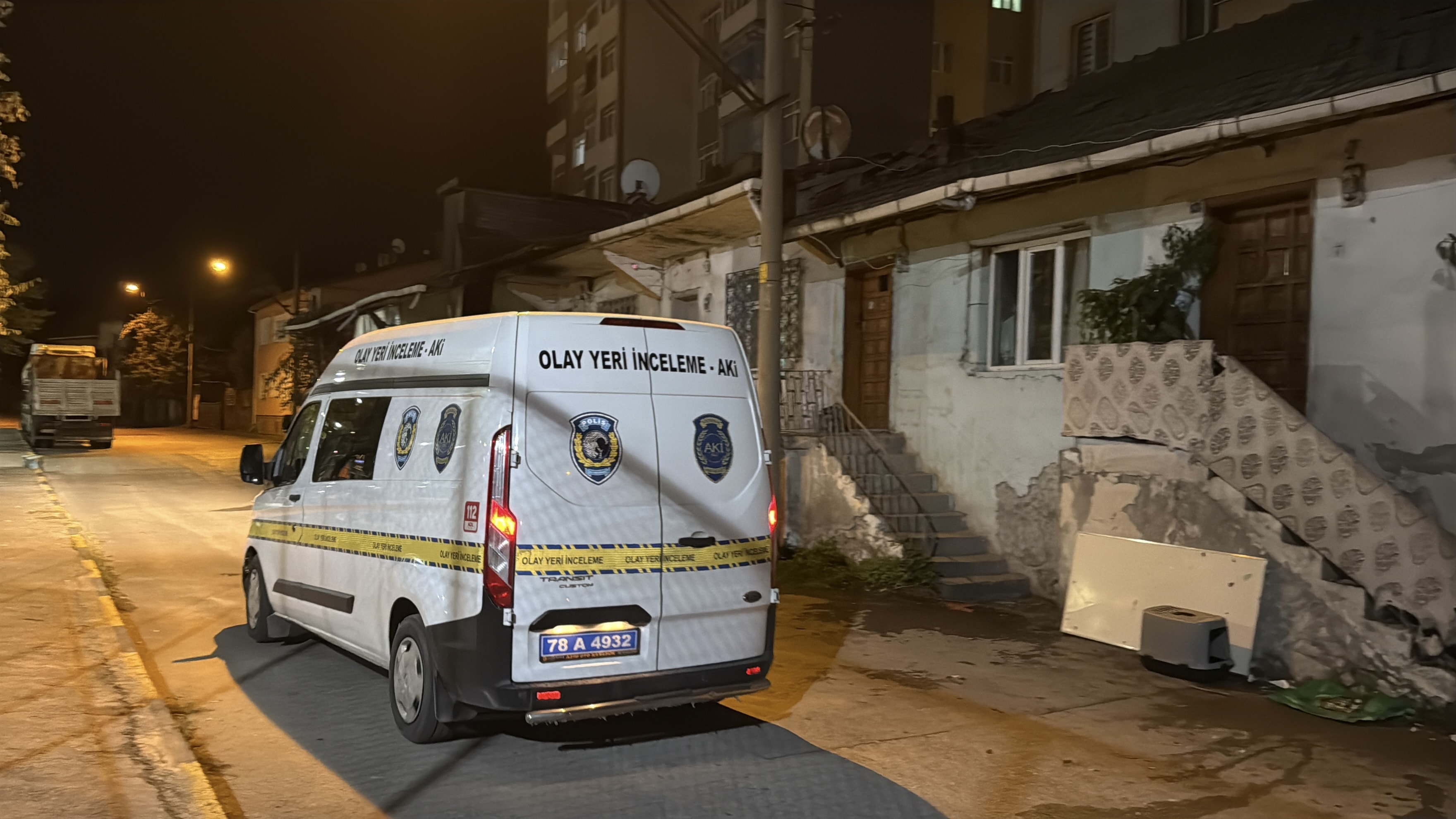 Karabük'te Evde Kavgada Bıçaklama: Erkek Arkadaşını Yaraladı
