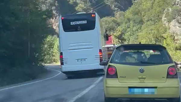 Karabük'te Otobüs Şoförünün Hatalı Sollaması Kamerada