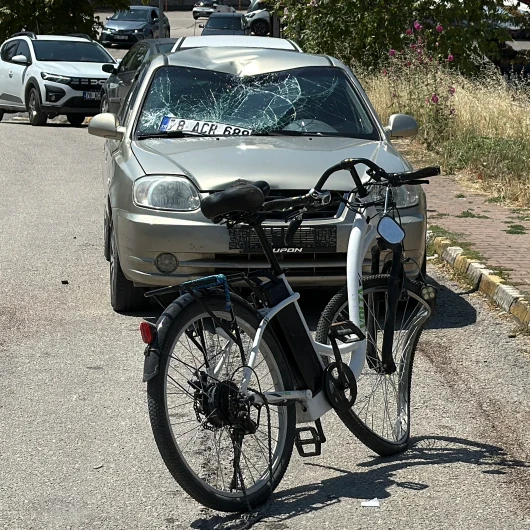 Karabük'te Elektrikli Bisiklet ve Otomobil Çarpıştı: Bir Kişi Ağır Yaralandı