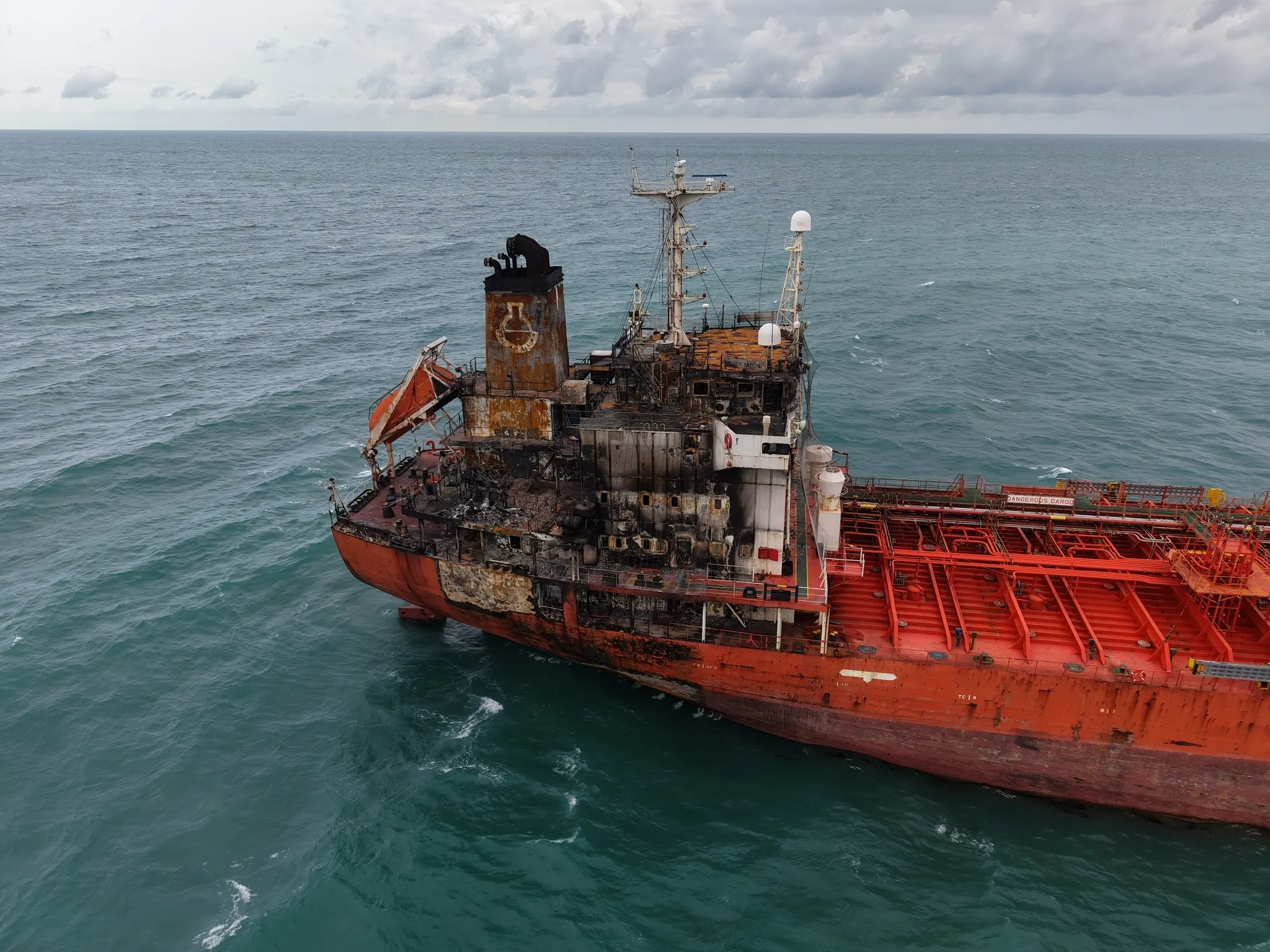 Karadeniz'de Dron Saldırısına Uğrayan Tanker Samsun'da Karaya Oturdu